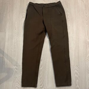 Lululemon Golf / Dress - like pants, ladies size 6, army green